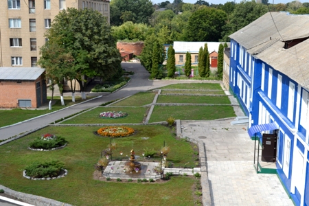 Для здійснення підготовки професійних робітників в навчальний заклад має всі відповідні приміщення