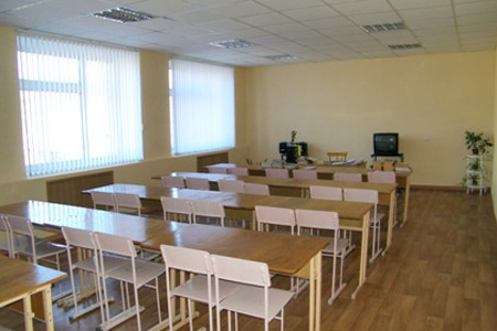 Для здійснення загальноосвітньої підготовки у навчальному закладі у відповідності з сучасними педагогічними та естетичними вимогами створено 20 навчальних кабінетів