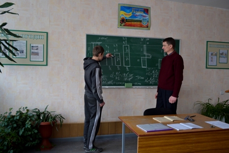 Для здійснення загальноосвітньої підготовки у навчальному закладі у відповідності з сучасними педагогічними та естетичними вимогами створено 20 навчальних кабінетів