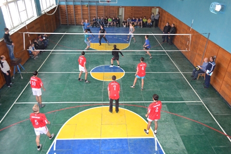 До послуг учнів спортивний зал