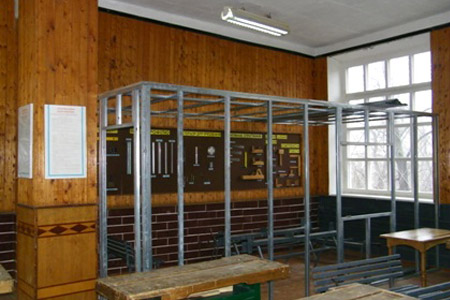 майстерні та лабораторії, в яких проходе виробниче навчання та уроки теоретичної підготовки